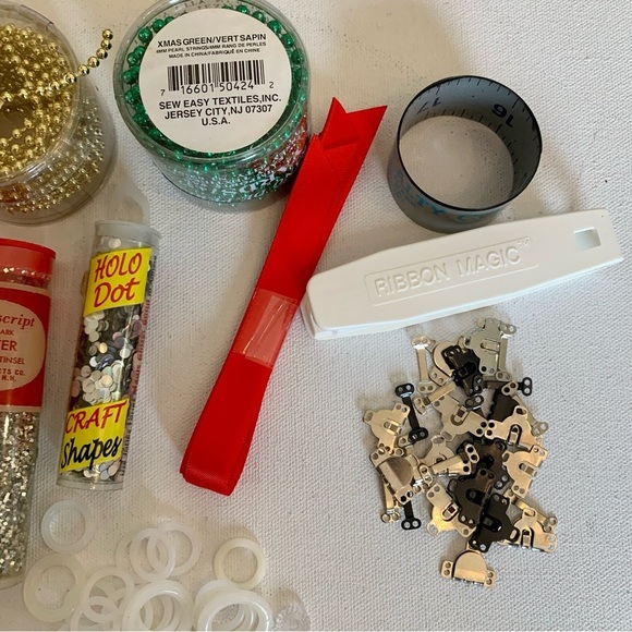 VTG Crafting Quilting Sewing Hobby Lot Various Supplies Quilters Disk Glitter - Picture 10 of 14